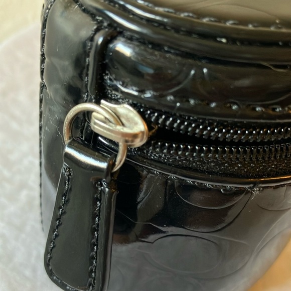 Coach: World/Universal Black Travel Adapter (Wall Plug)- Case- Silver Tone - Picture 12 of 14